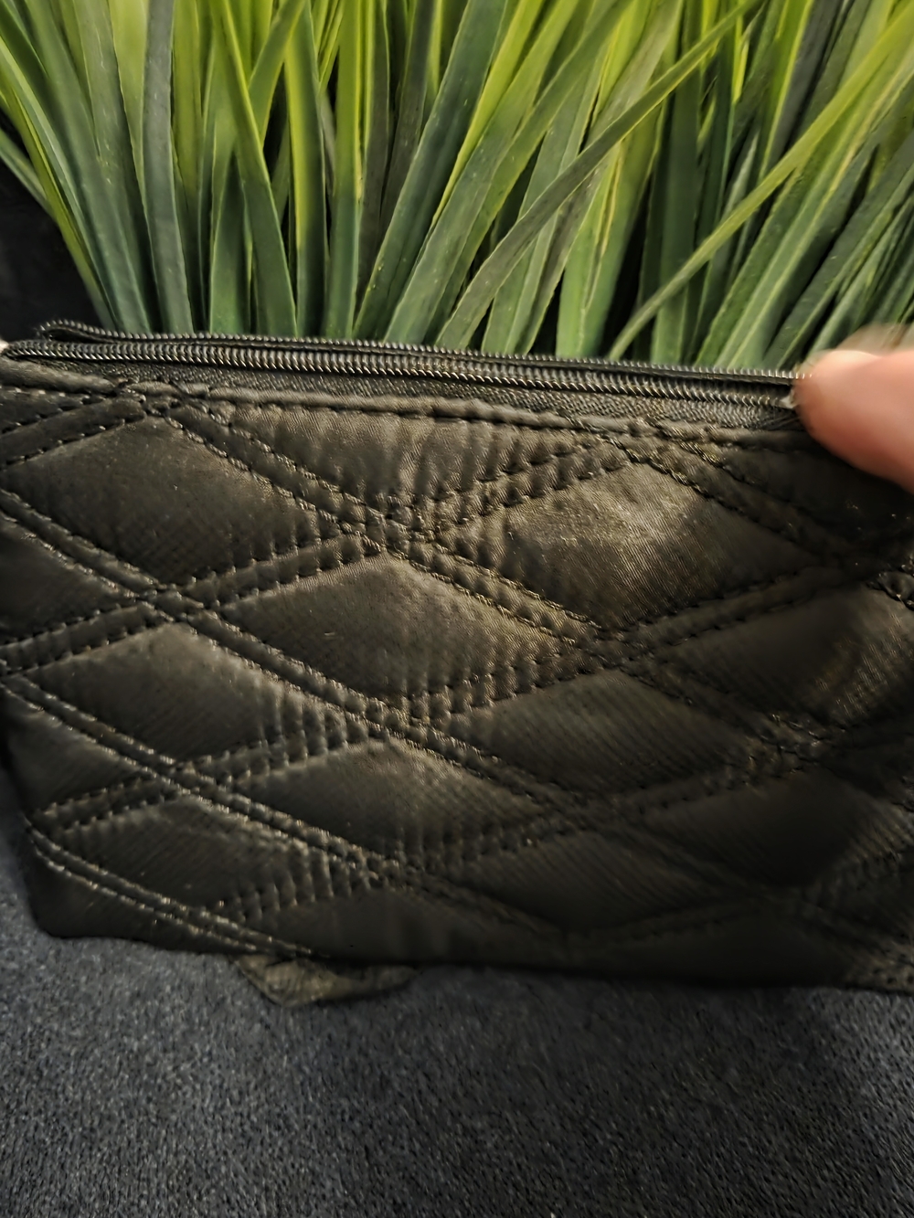 Baggalini Ladies Quilted Black Wristlet - Picture 2 of 7
